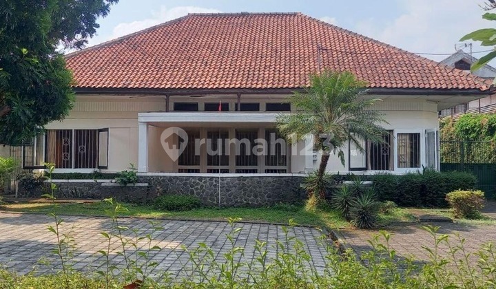Rumah Area Komersial Mainroad Riau Bandung Cocok untuk Usaha