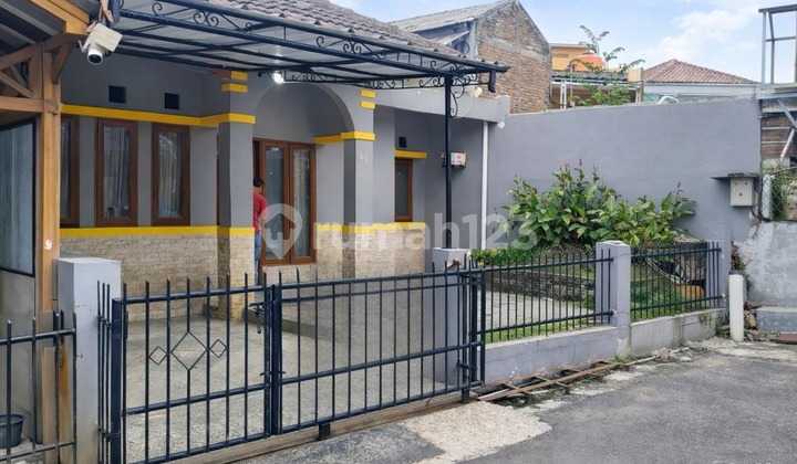 Nice Spacious House in Antapani Arcamanik Near Bandung Terminal