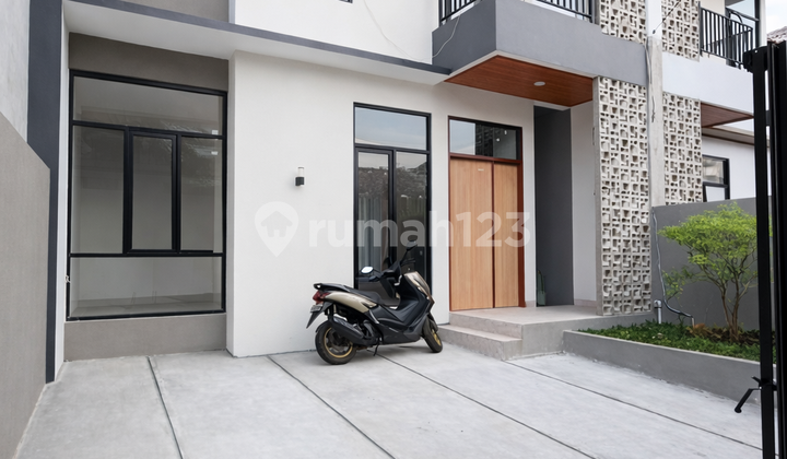 Rumah 2 Lantai Siap Huni di Turangga Buahbatu Bandung