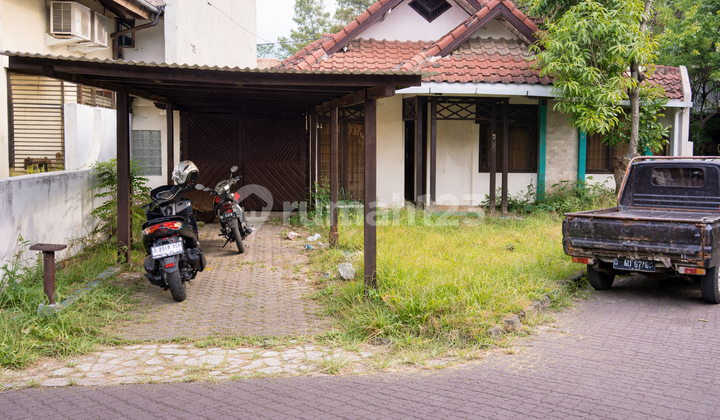 Rumah Hitung Tanah di Komplek Bougenville Antapani Bandung Rumah Hitung Tanah di Komplek Bougenville Antapani Bandung