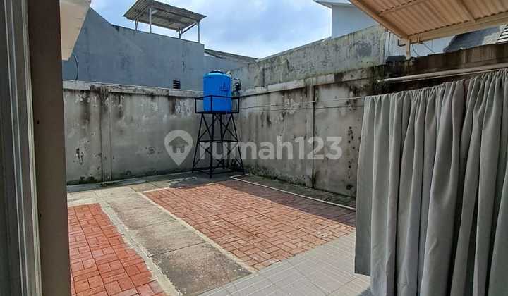 2 Lantai Siap Huni Bagus Dan Luas di Villa Melati Mas Bsd 8