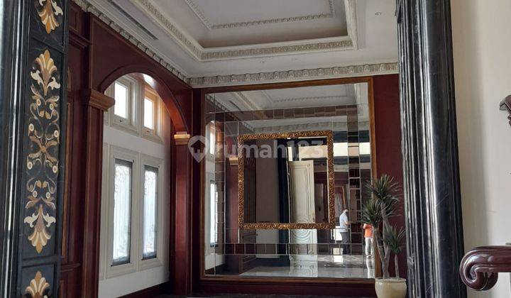 Rumah Classic Mewah Dekat Mall Di Pakuwon Indah Surabaya 2