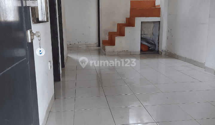 Rumah Murah 2 Lantai dalam Komplek di Mutira Gading Timur, Bekasi 4