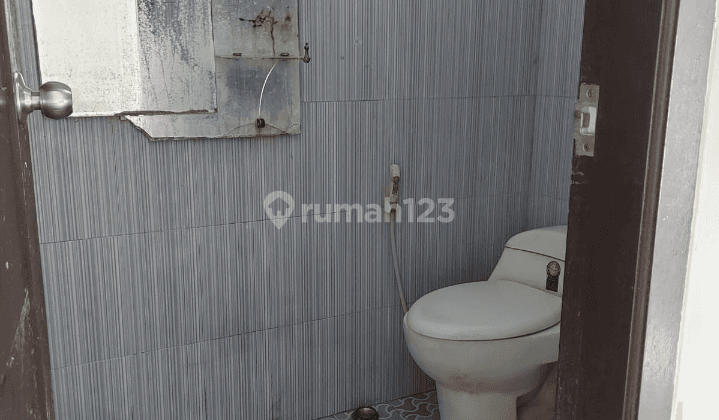 Rumah Murah 2 Lantai dalam Komplek di Mutira Gading Timur, Bekasi 7