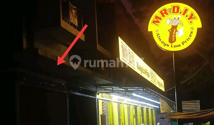 Shop House Hook 2 Front Facing Main Road 2