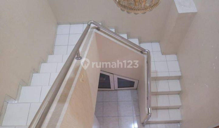 Rumah 2 Lantai Semi Furnished SHM di Antapani, Bandung 2