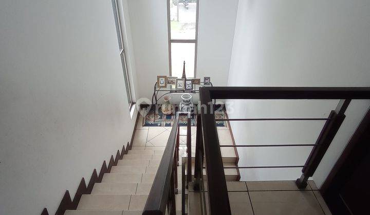 Rumah 2 Lantai Bagus Unfurnished SHM di Kota Baru Parahyangan 2