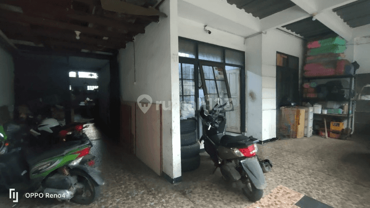 Rumah 2 Lantai Unfurnished di Taman Kopo Indah, Bandung 1