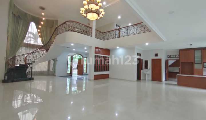 TERMURAH ! Rumah Mewah Modern Kontemporer di Batununggal Indah – Lokasi Premium