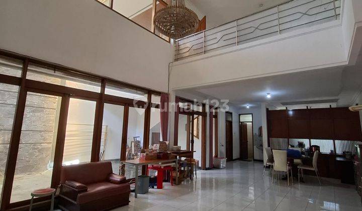 Rumah Kontrakan 2 Lantai Semi Furnished di Setrawangi, Bandung 1