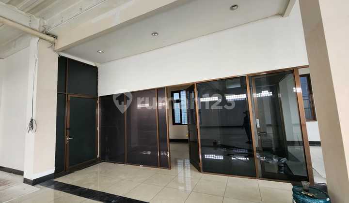 Disewakan Ruang usaha di Mainroad Soekarno Hatta, Super Strategis