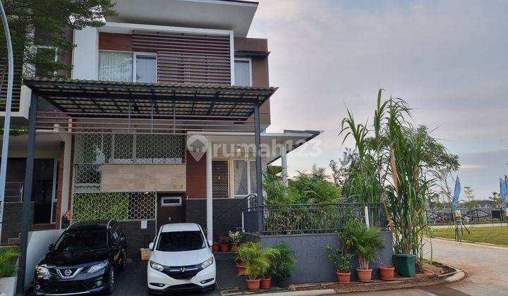 Rumah 2.5 lantai di Citra 8 posisi di hoek bangunan sudah direnovasi 1