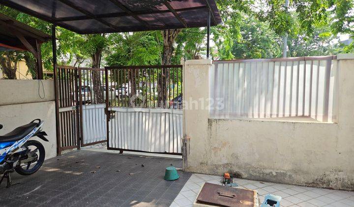 Rumah 2 Lantai Hadap Taman Di Tmn Palem Lestari  2