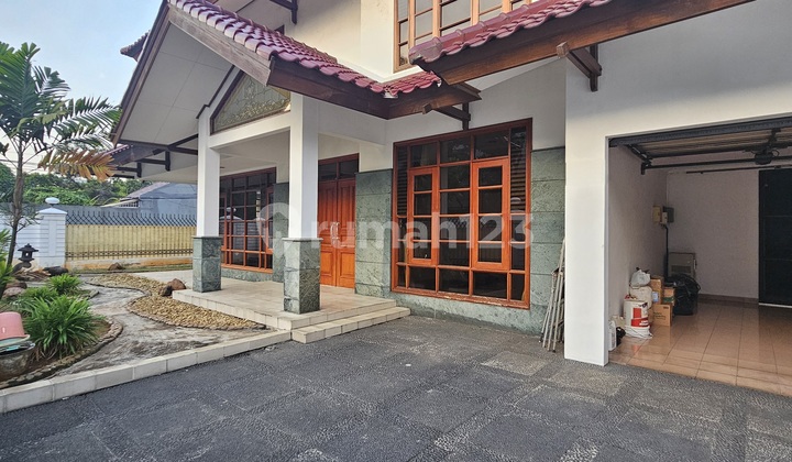 For Quick Sale 2-Story House Corner Position. House Can Be Used as Residence, Office, etc. 2