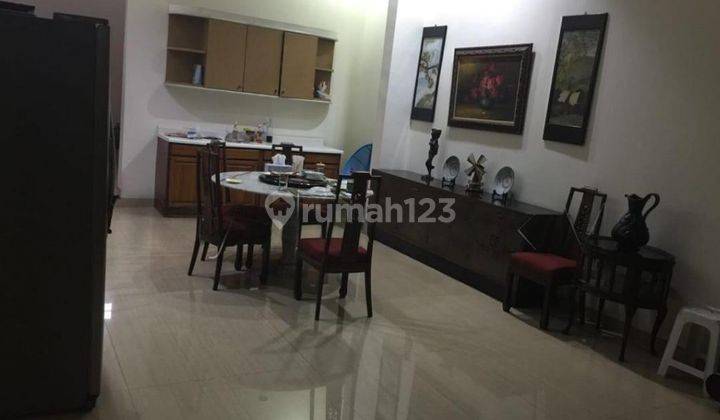 Rumah 2 Lantai Bagus Unfurnished SHM di Kebon Jeruk, Jakarta Barat 2