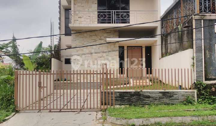 Rumah Luas 2 Lantai SHM Siap Huni di Pamoyanan Hijau, Bogor