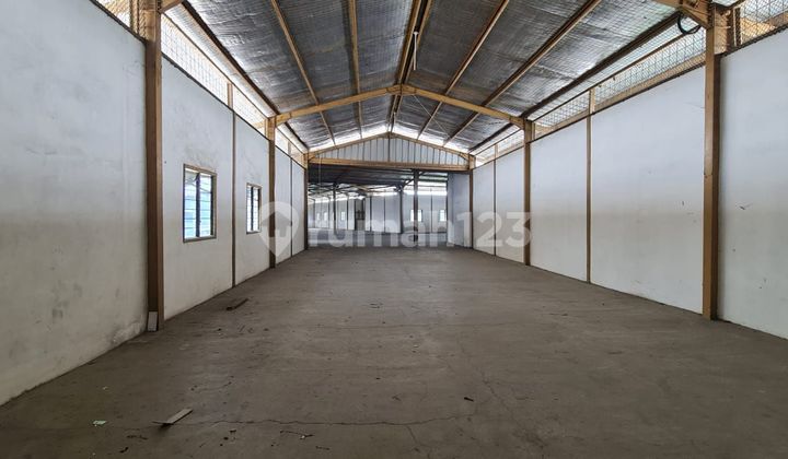 Warehouse Area 1800 in Citeureup Bogor Container Parking and Office. Warehouse Area 1800 in Citeureup Bogor Container Parking and Office.