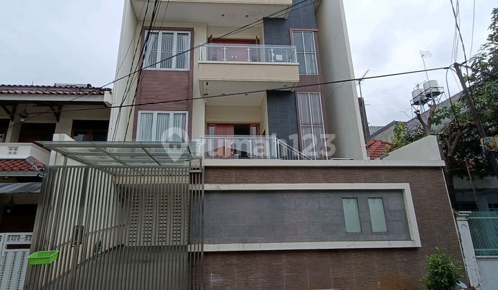 Nice 3-Story House Ready to Occupy Pluit Sakti Penjaringan
