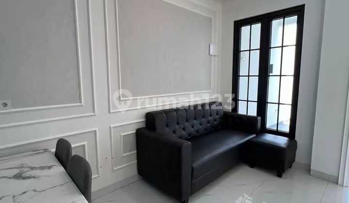 Rumah Medern Siap Huni 2 Lantai di Cengkareng, Jakarta Barat