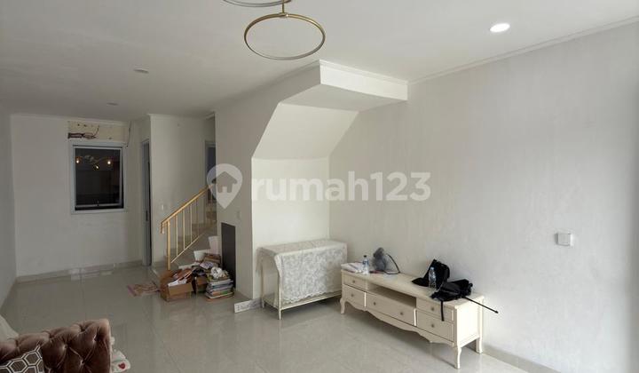 Rumah Bagus Siap Huni 3 Lantai di Palm Blossom, Jakarta Barat 2