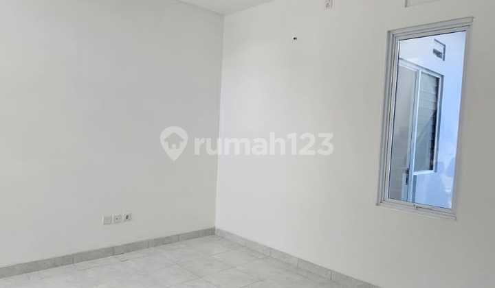 kamar tidur rumah baru view pegunungan cluster