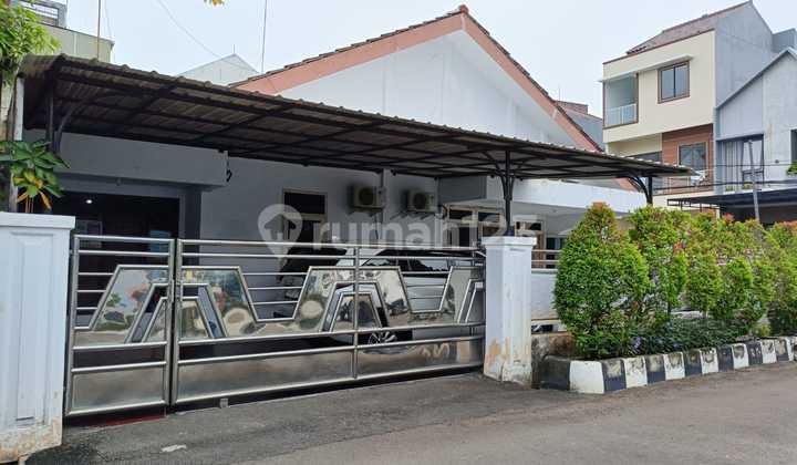 Rumah Hook Lokasi Sangat Bagus Depan Taman uk17x15 Kelapa Gading  2