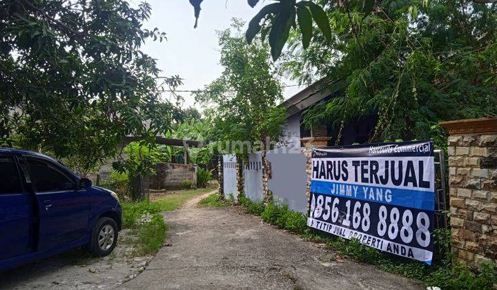 Rumah Tua Murah Hitung Tanah di Desa Sukatenang, Bekasi 2