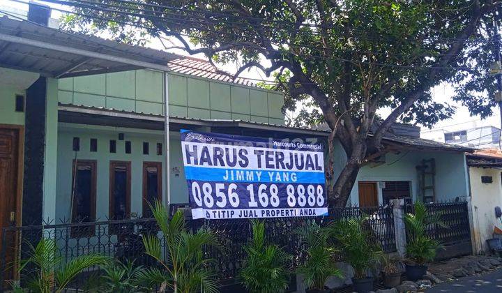 Harus Terjual Rumah Asri di Pusat Kota di Kebayoran Lama, Jakarta Selatan 1