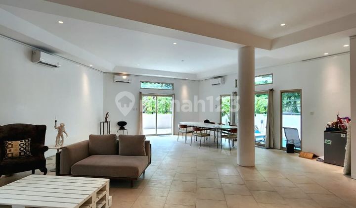 Nice Unfurnished Rental House with SHM, Kebayoran Baru, South Jakarta Nice Unfurnished Rental House with SHM, Kebayoran Baru, South Jakarta