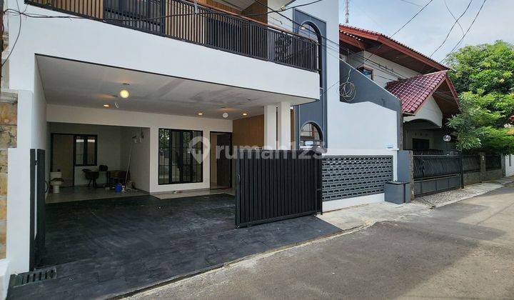 Rumah 2 Lantai Baru Unfurnished SHM di Ampera Kemang, Jakarta Selatan 1