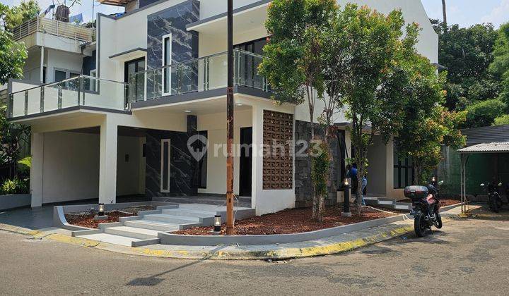 Rumah 2 Lantai Sudah Renovasi Unfurnished SHM di Bintaro Jaya Sektor 9, Tangerang Selatan 1