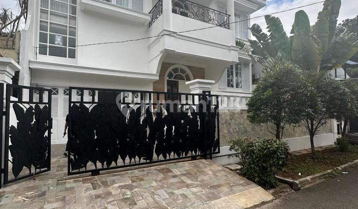Rumah Bagus Semi Furnished SHM Pondok Indah, Jakarta Selatan
