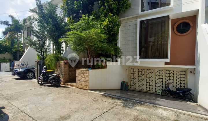 Rumah 2 Lantai Bagus Semi Furnished SHM di Lebak Bulus, Jakarta Selatan