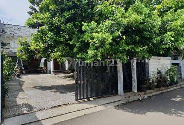 Rumah 2 Lantai Bagus Unfurnished SHM di Pancoran, Jakarta Selatan 2