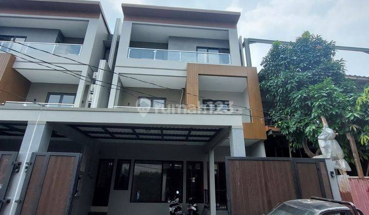 Rumah 3 Lantai Baru Unfurnished SHM di Pancoran Perdatam, Jakarta Selatan 2