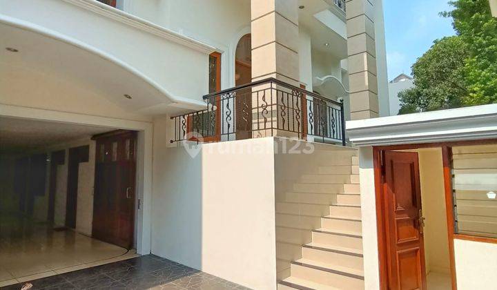 Rumah 3 Lantai Bagus Unfurnished SHM di Duta Niaga Pondok Indah, Jakarta Selatan 2