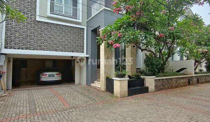 Rumah 2 Lantai Bagus Semi Furnished SHM di Kemang Selatan Area, Jakarta Selatan 2