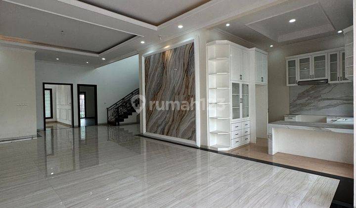 Rumah 3 Lantai Baru Unfurnished SHM di Menteng, Jakarta Pusat 2