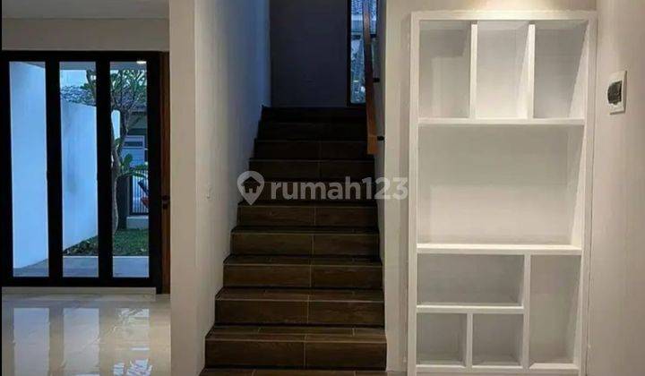 Rumah 2 Lantai Baru Semi Furnished SHM di Komplek Permata Hijau 2, Jakarta Selatan 2