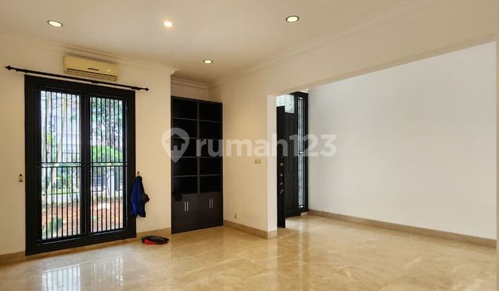 House, 2 Floors, Freehold Title, in Kebayoran Baru 2