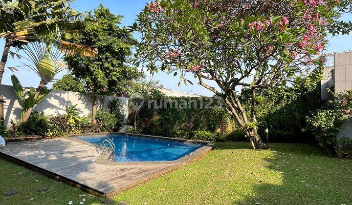 Rumah Bagus Unfurnished SHM di Kemang Resort, Jakarta Selatan 2