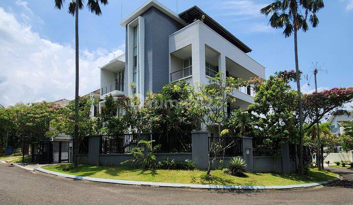 Rumah 4 Lantai Bagus Furnished SHM di Sentul City, Bogor 1