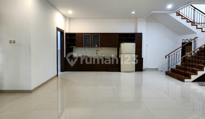 Rumah Kontrakan Bagus Unfurnished SHM Kebayoran Baru, Jakarta Selatan 2