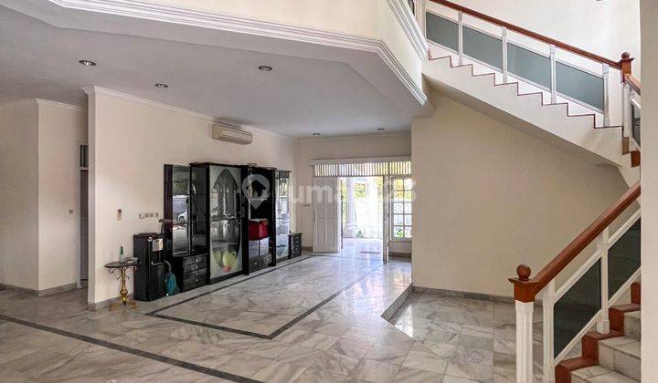 Rumah 2 Lantai Bagus Semi Furnished SHM di Kuningan, Jakarta Selatan 2