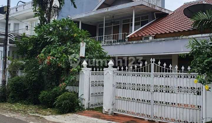Rumah Bagus Unfurnished SHM Kebayoran Baru, Jakarta Selatan