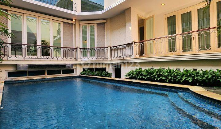 Rumah Kontrakan Bagus Furnished SHM Kebayoran Baru, Jakarta Selatan 1