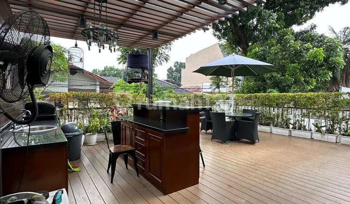 Rumah 2 Lantai Bagus Unfurnished SHM di Kebayoran Baru Senopati Area, Jakarta Selatan