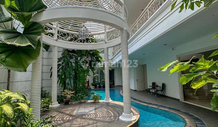 Rumah 2 Lantai Bagus Unfurnished SHM di Thamrin Area, Jakarta Pusat 1