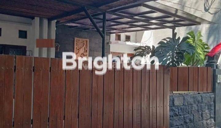 RUMAH CANTIK SIAP DITINGGALI LOKASI STRATEGIS DEKAT KE MERR 1