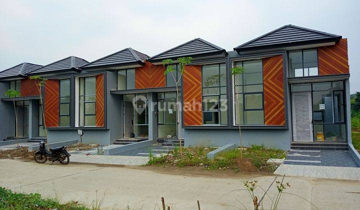 Rumah Dekat Stasiun Kereta Dan Toll Bsd City  2